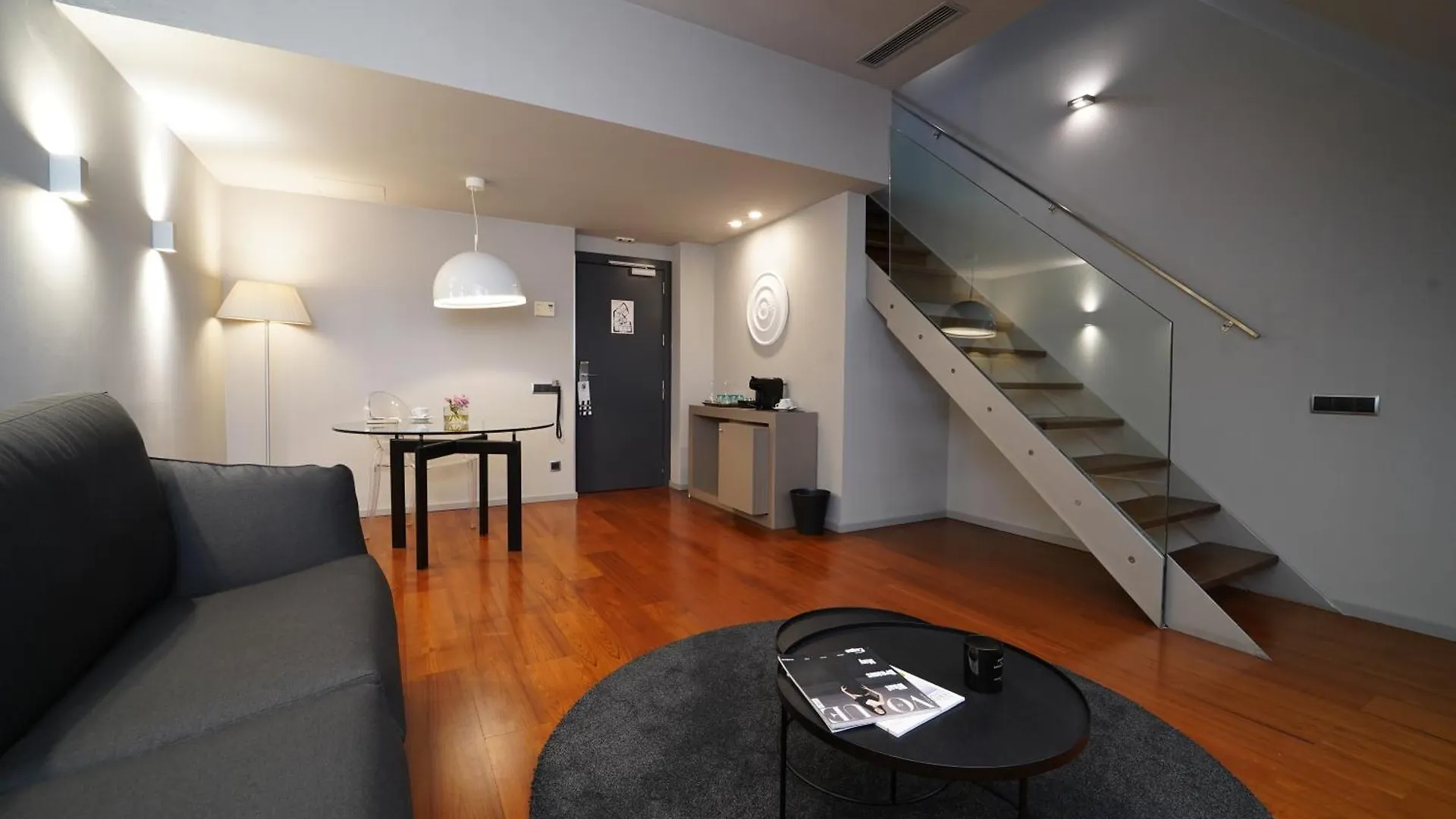 987 Design Prague Hotel