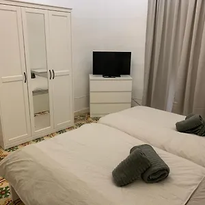 επισκεφθείτε το ξενοδοχείο