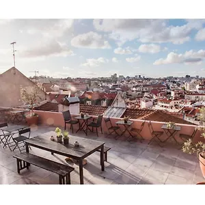 https://this-is-lisbon-hostel.hotels-lisbon-portugal.com