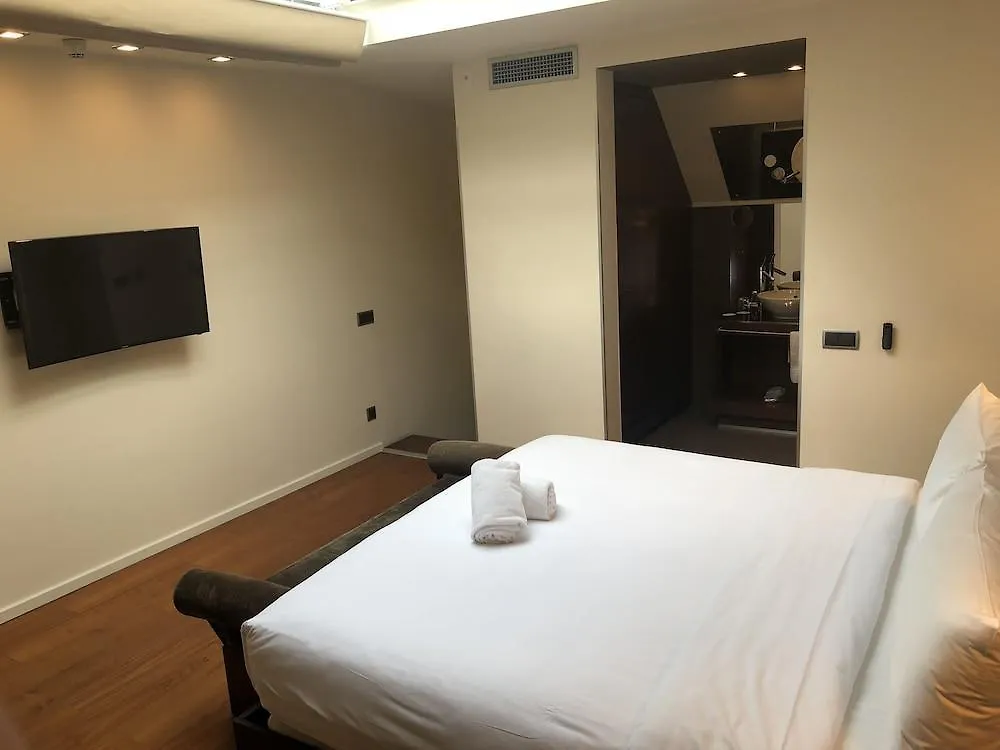 987 Design Prague Hotel