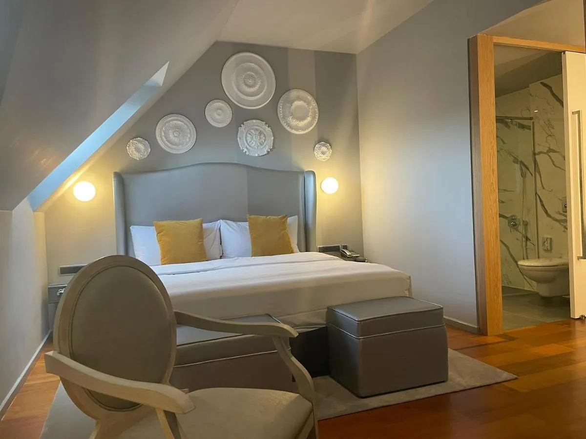987 Design Prague Hotel
