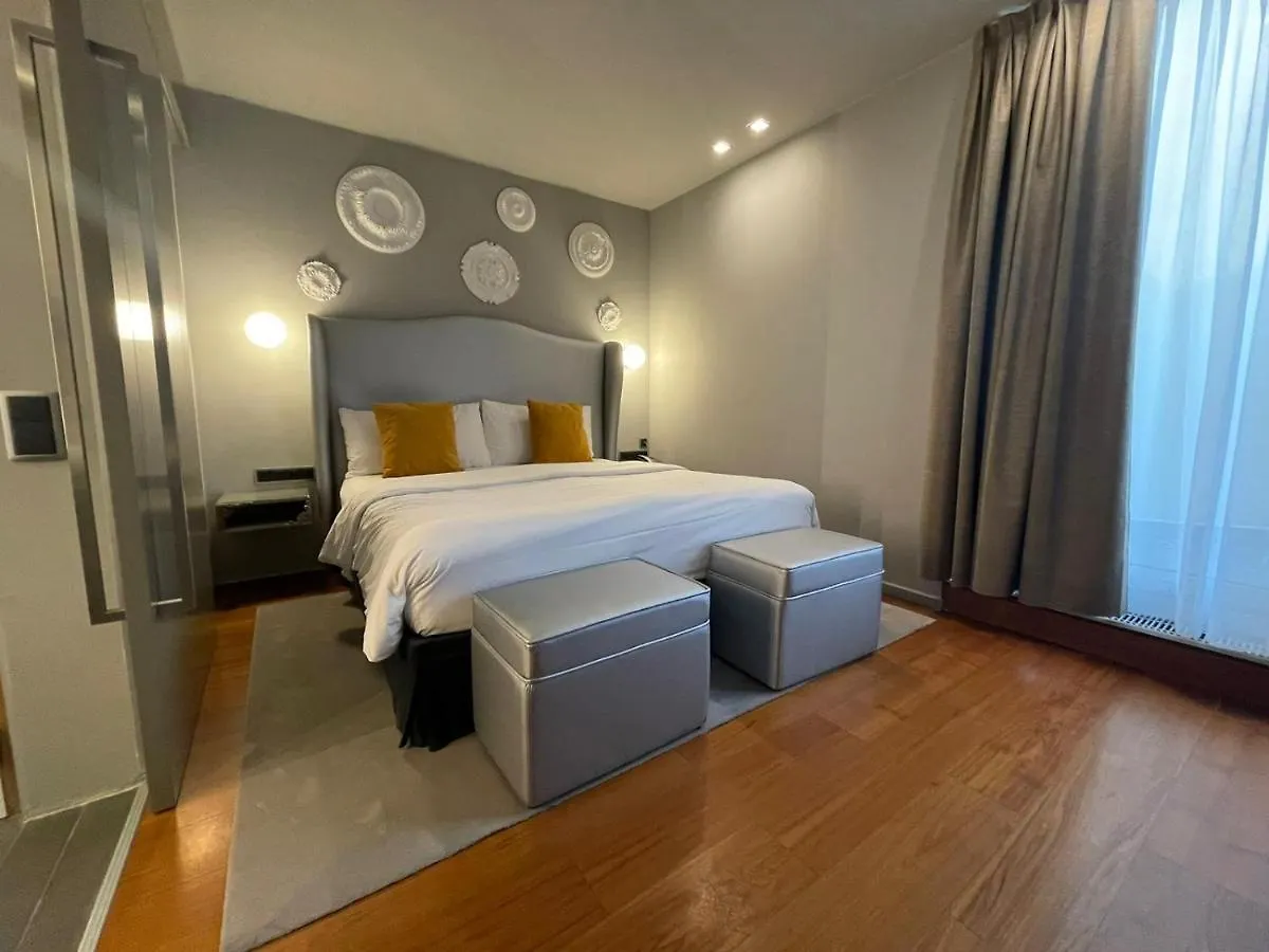 987 Design Prague Hotel