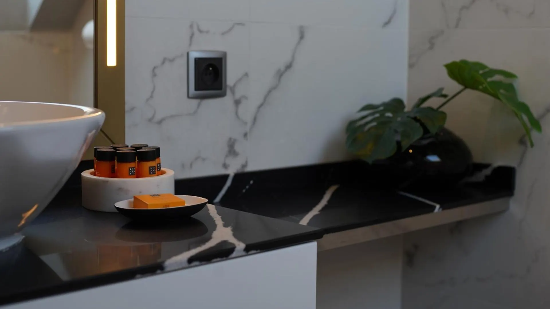 987 Design Prague Hotel
