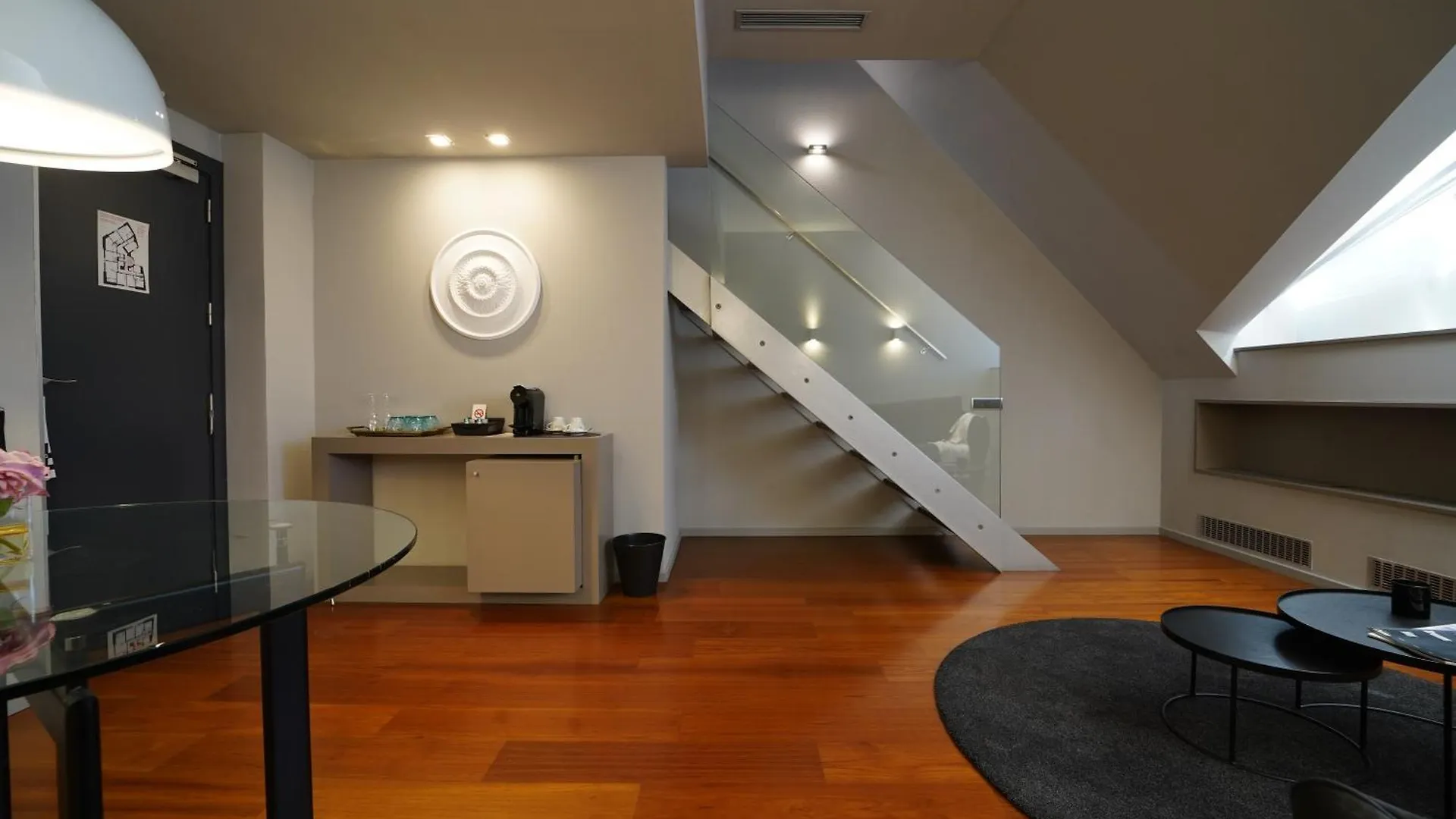 987 Design Prague Hotel