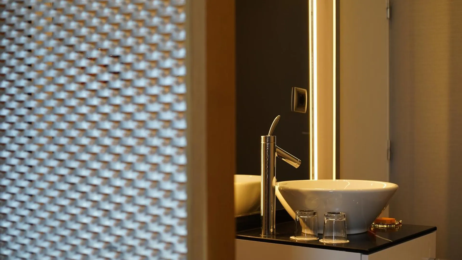 987 Design Prague Hotel