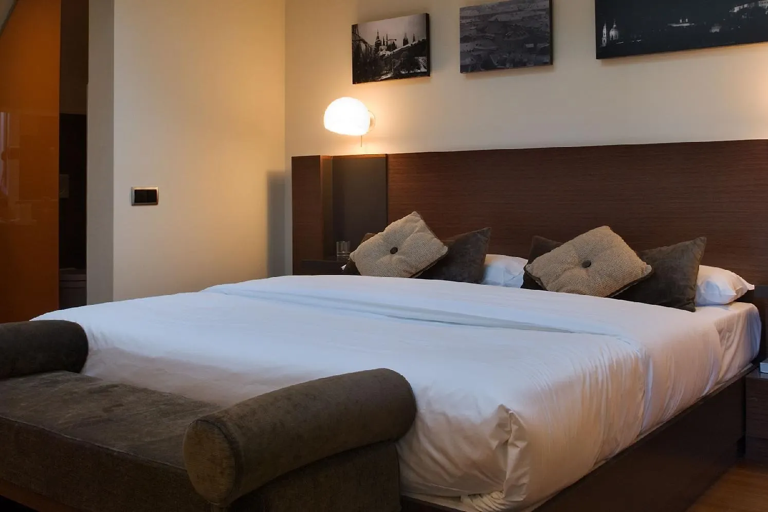 987 Design Prague Hotel