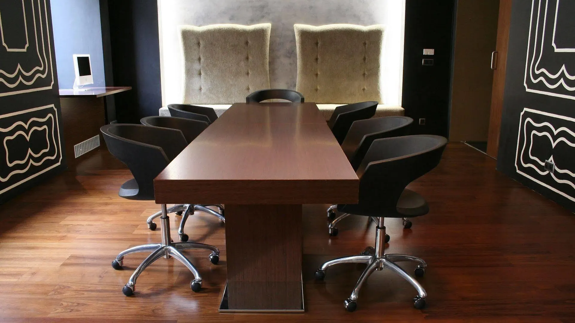 987 Design Prague Hotel